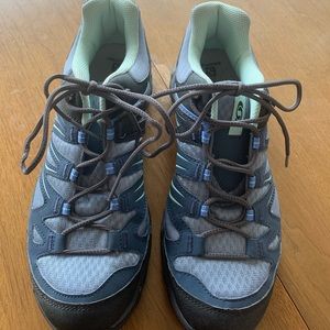 Salomon hiking / trail running shoes great condition